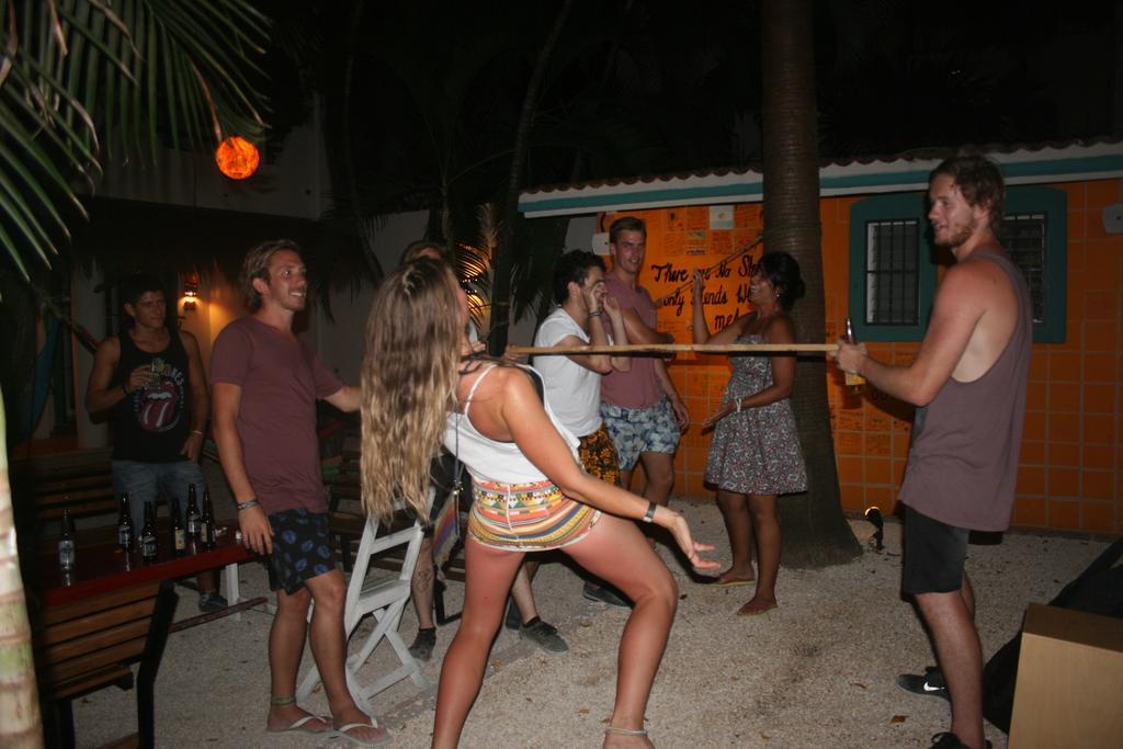 The Yak Hostel Playa del Carmen Εξωτερικό φωτογραφία