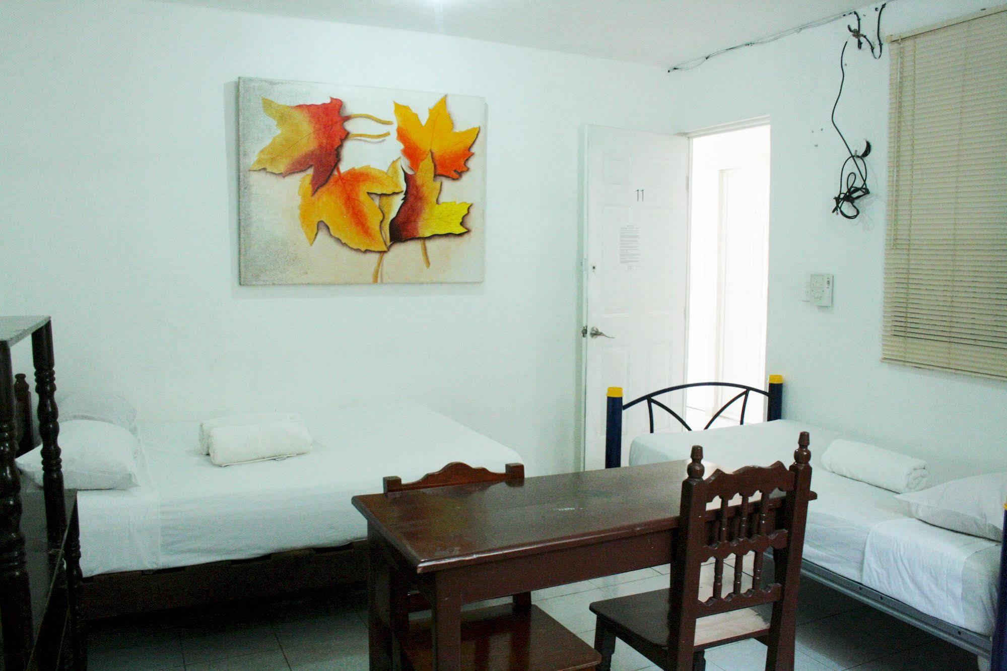 The Yak Hostel Playa del Carmen Εξωτερικό φωτογραφία