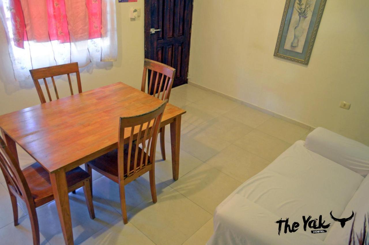 The Yak Hostel Playa del Carmen Εξωτερικό φωτογραφία