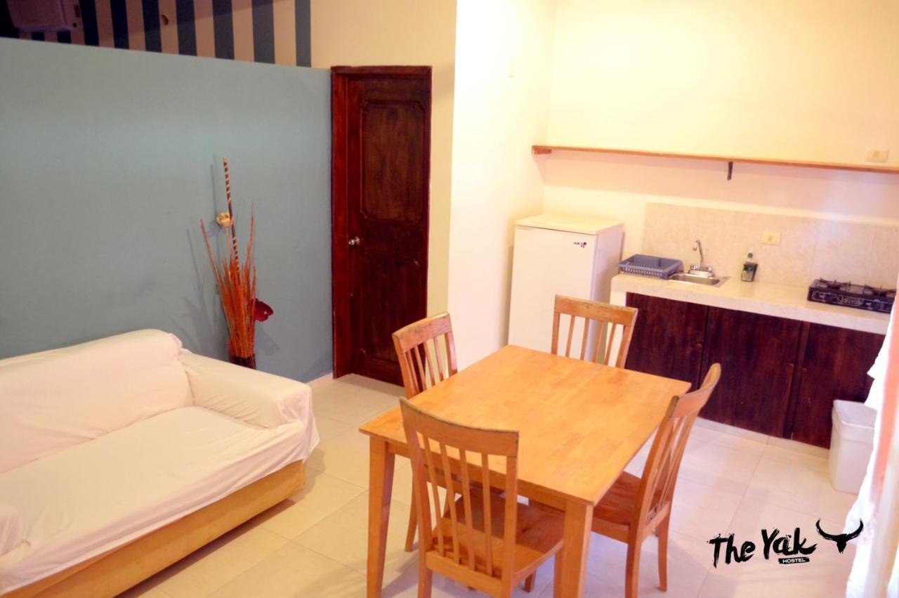 The Yak Hostel Playa del Carmen Εξωτερικό φωτογραφία