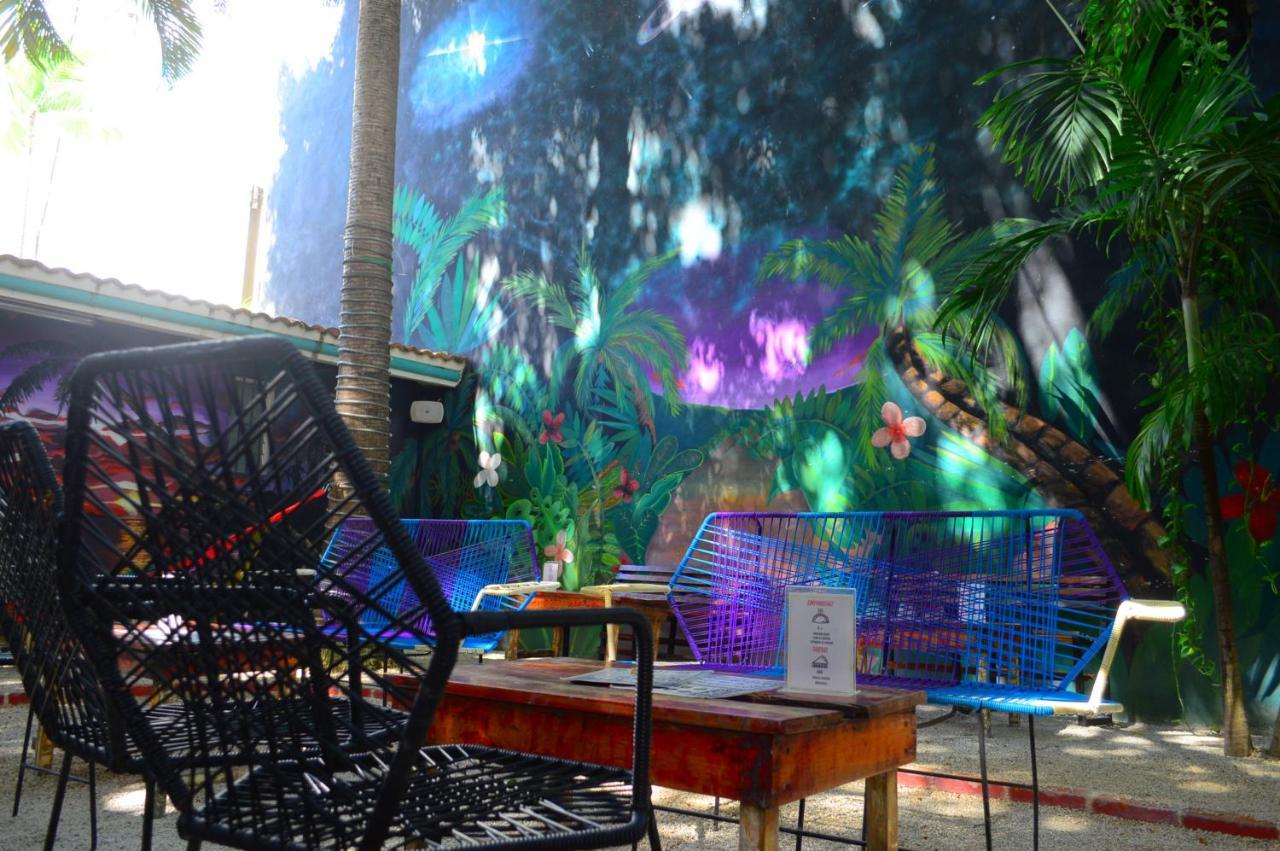 The Yak Hostel Playa del Carmen Εξωτερικό φωτογραφία